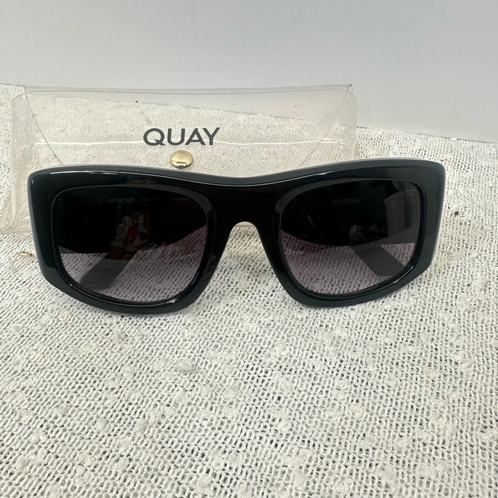 QUAY Uniform Oversized Black Square Sunglasses